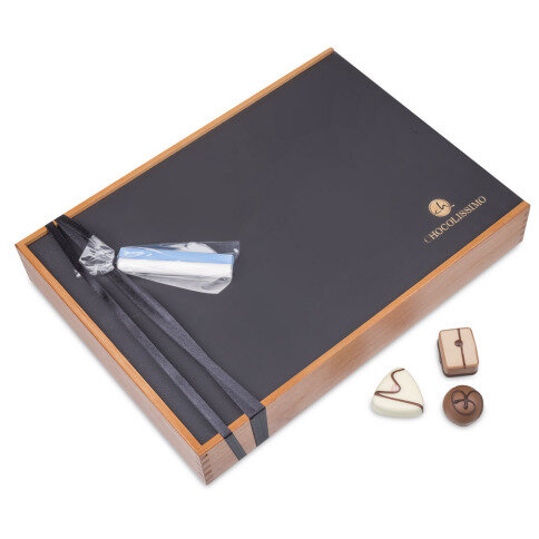 pralinkové kolekcia pre miláčika, darček pre miláčika, elegantný darček s odkazom, čokoládky v drevenej krabičke,