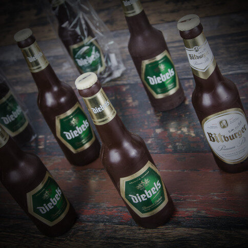 veselý darček pre muža, darček pre štamgastov, darček pre milovníkov pizze, čokoládový darček, pivo a pizza z čokolády, čokoládové pivo, čokoládová pizza