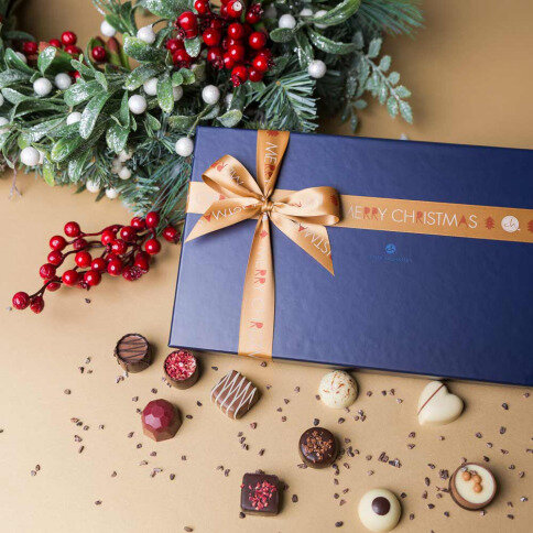 vianočné pralinky Moments, vianočné darčeky, luxusné pralinky na Vianoce, elegantný firemný darček k vianocim