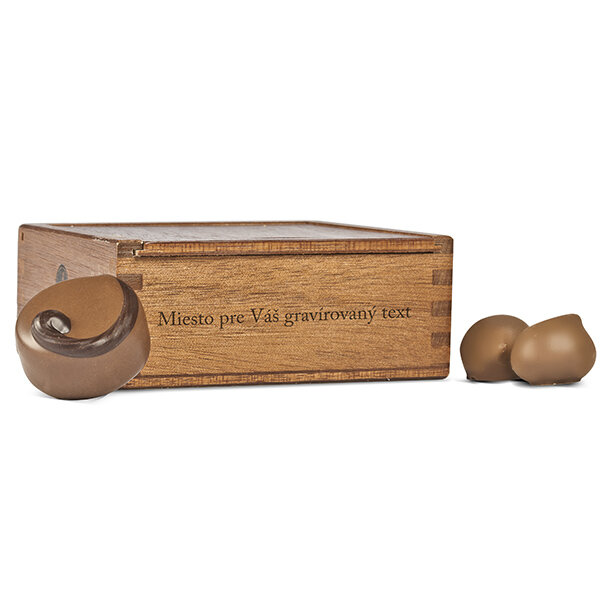 pralinky v drevených škatuľkách, luxusné vianočný darček, luxusné pralinky, firemné darčeky, vianočné darčeky s personalizáciou, krabičky s gravírováním